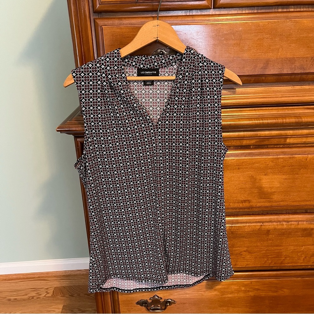 Women’s Liz Claiborne Mulit Color Print Sleeveless V-Neck Top Size Medium